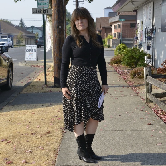 Meet your Posher, Amber - Picture 3 of 5